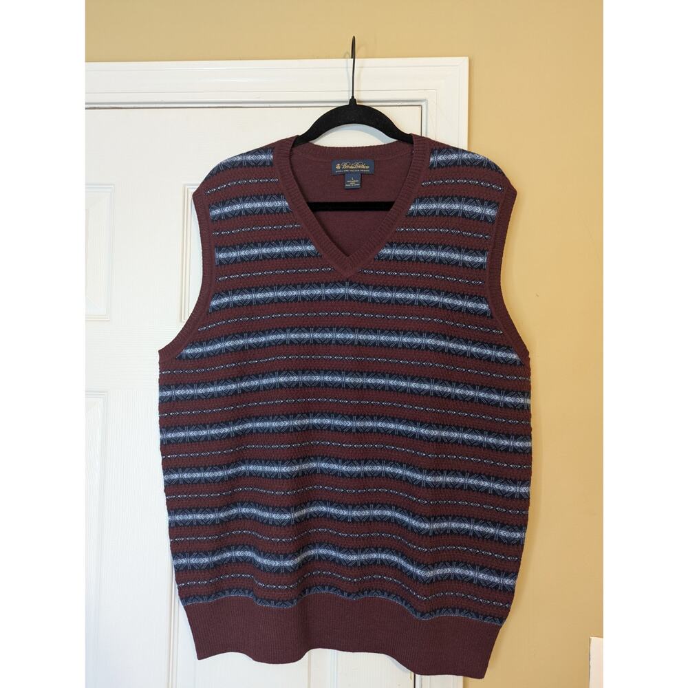 Brooks Brothers Merino Wool Sweater Vest Size Large Burgundy Argyle Quiet Luxury